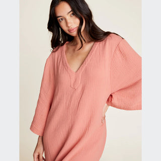 Barefoot Dreams Malibu Collection Sun Soaked Crinkle Cotton V-neck Caftan - Sunkiss Coral